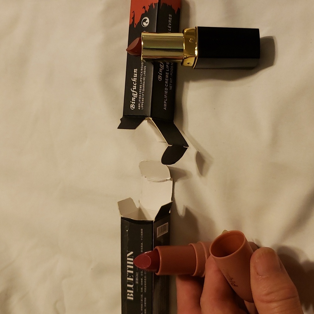 Bluethin lipstick nwt